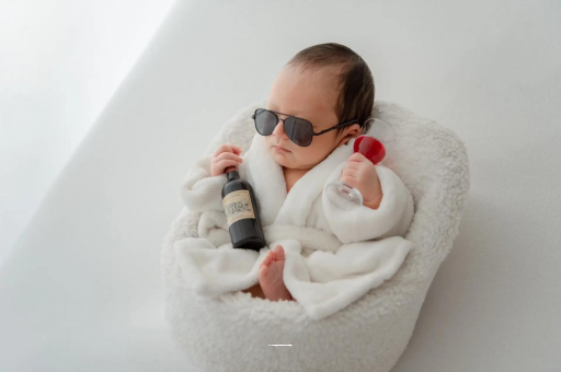 香港宝宝几个月翻身才正常 香港宝宝几个月翻身才正常